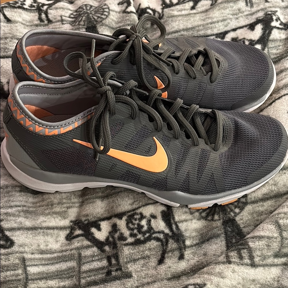 Nike Training Flex Athletic Shoes with Breathable Mesh